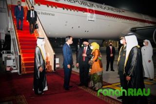 Presiden Joko Widodo tiba di Abu Dhabi
